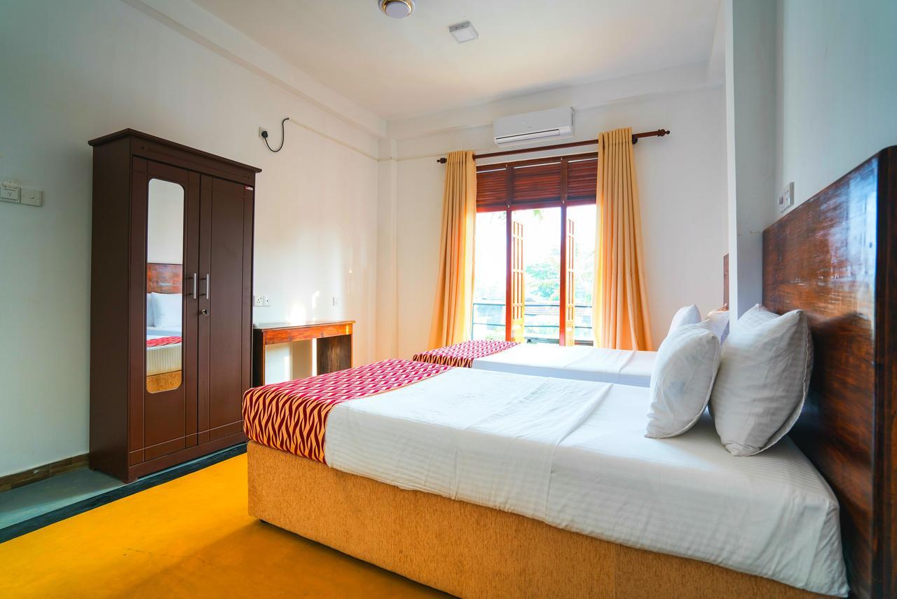 Ocean Bay Surf Resort Велігама Екстер'єр фото